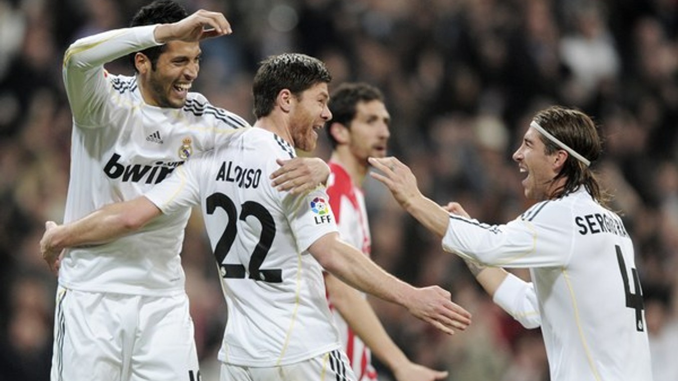 Xabi Alonso hrával za Real Madrid v rokoch 2009 - 2014.