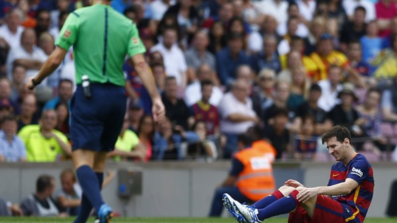 Lionel Messi pre zranenie kolena neodohral v súboji proti Las Palmas ani desať minút.