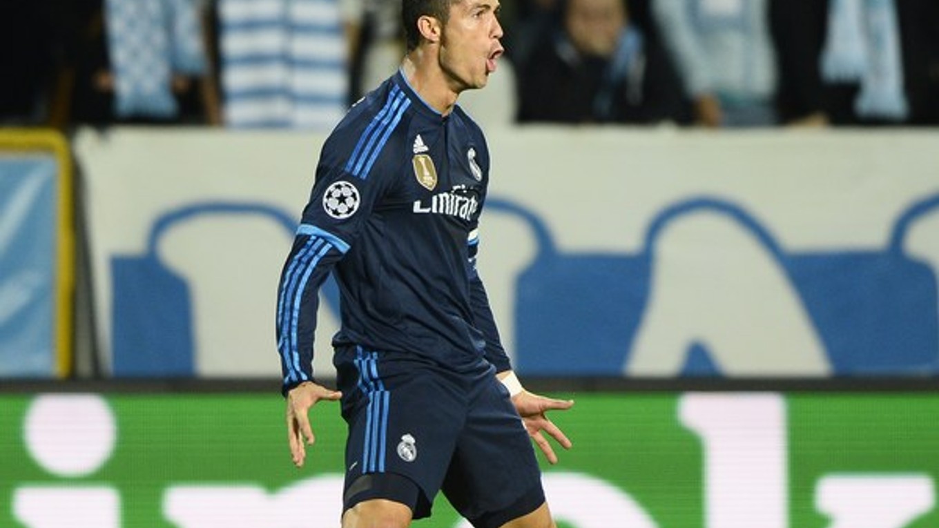 Klasický obrázok - Cristiano Ronaldo sa raduje po strelení gólu.