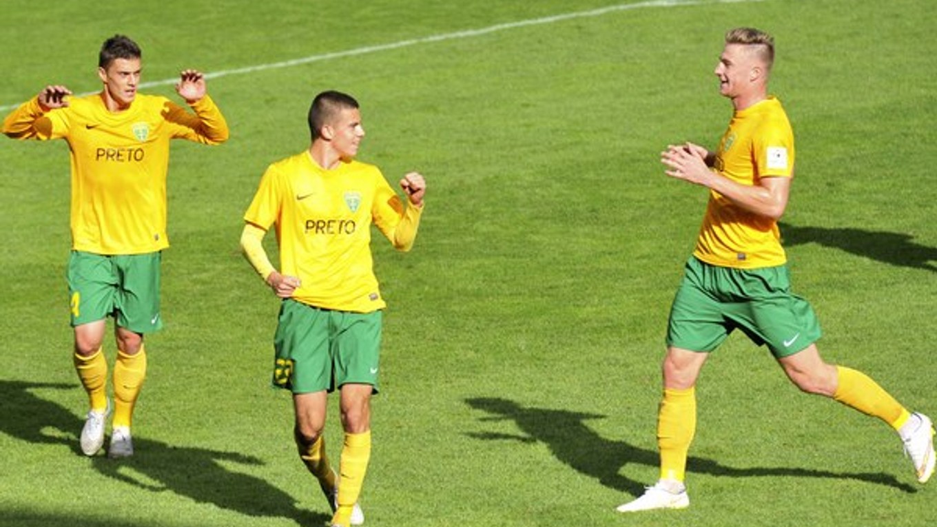 Futbalisti MŠK Žilina postúpili do štvrtého kola Slovnaft Cupu cez Liptovský Mikuláš.