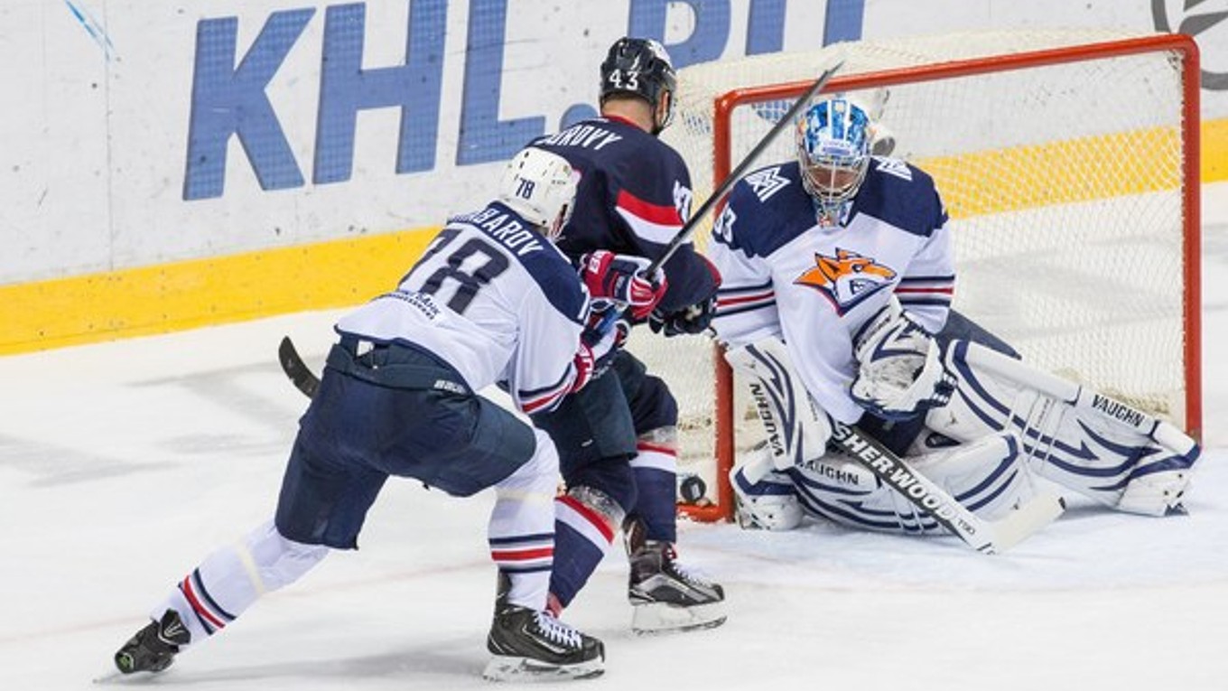 Ešte posledný domáci zápas proti Metallurgu Magnitogorsk odohrali hokejisti Slovana Bratislava o 17.30 hod. Každý ďalší nedeľňajší súboj sa začne o polhodinu skôr.