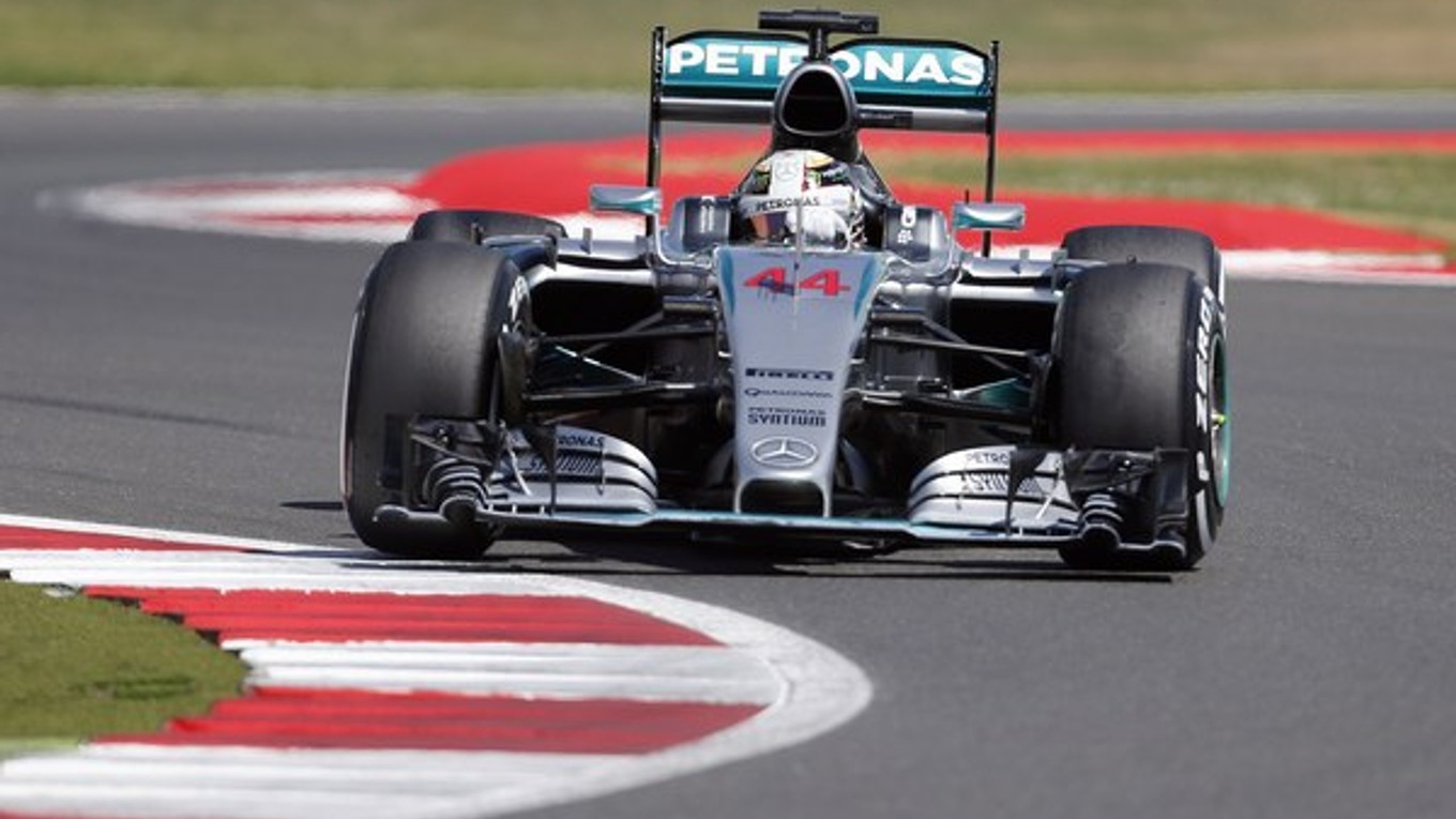 Lewis Hamilton vybojoval piate víťazstvo v sezóne.