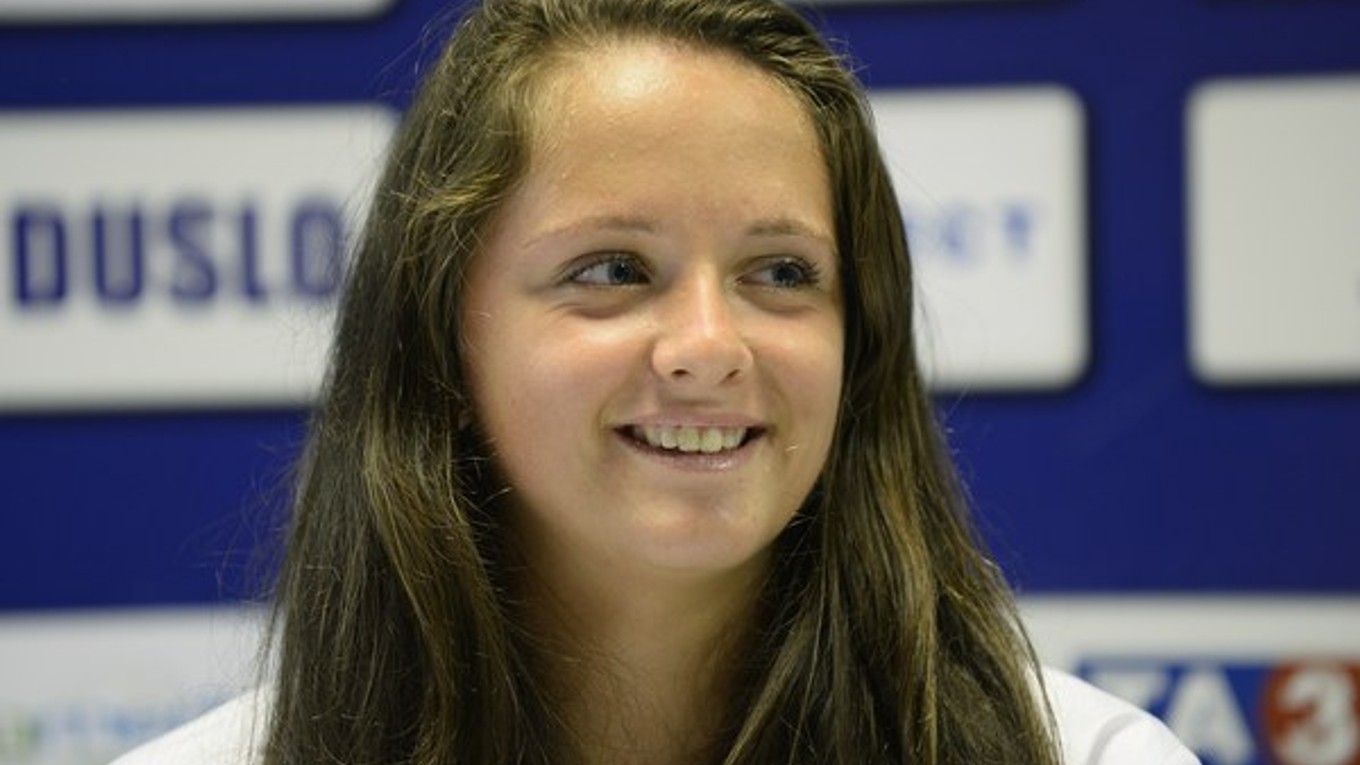 Viktória Kužmová postúpila na Wimbledone do druhého kola dvojhry junioriek.