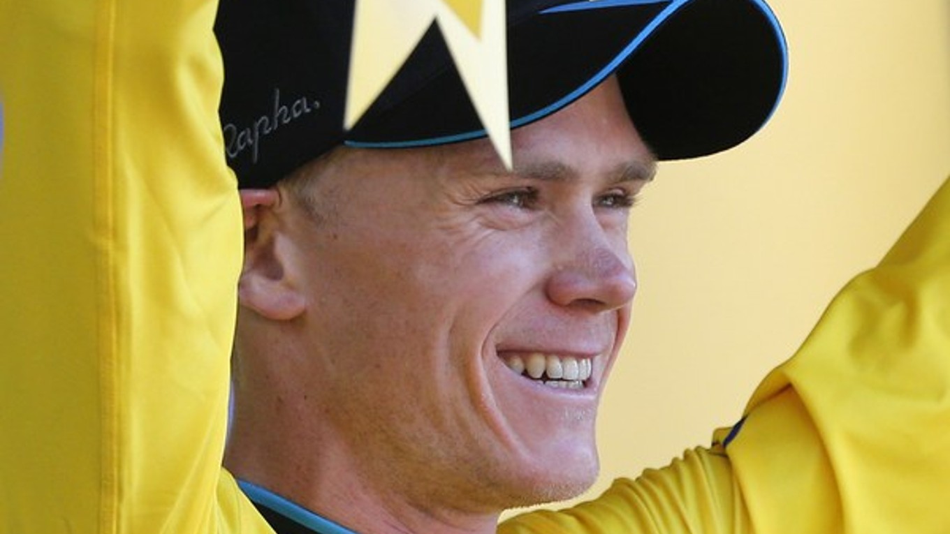 Chris Froome vyhral prvú horskú etapu na tohtoročnej Tour de France a zostal lídrom pretekov.