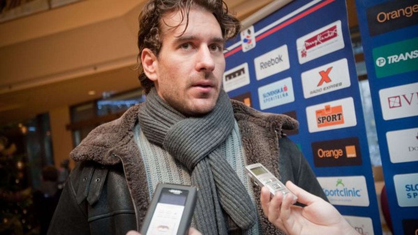 Slovenský obranca Boris Valábik sa rozhodol svoju kariéru spojiť s hokejom v Anglicku.