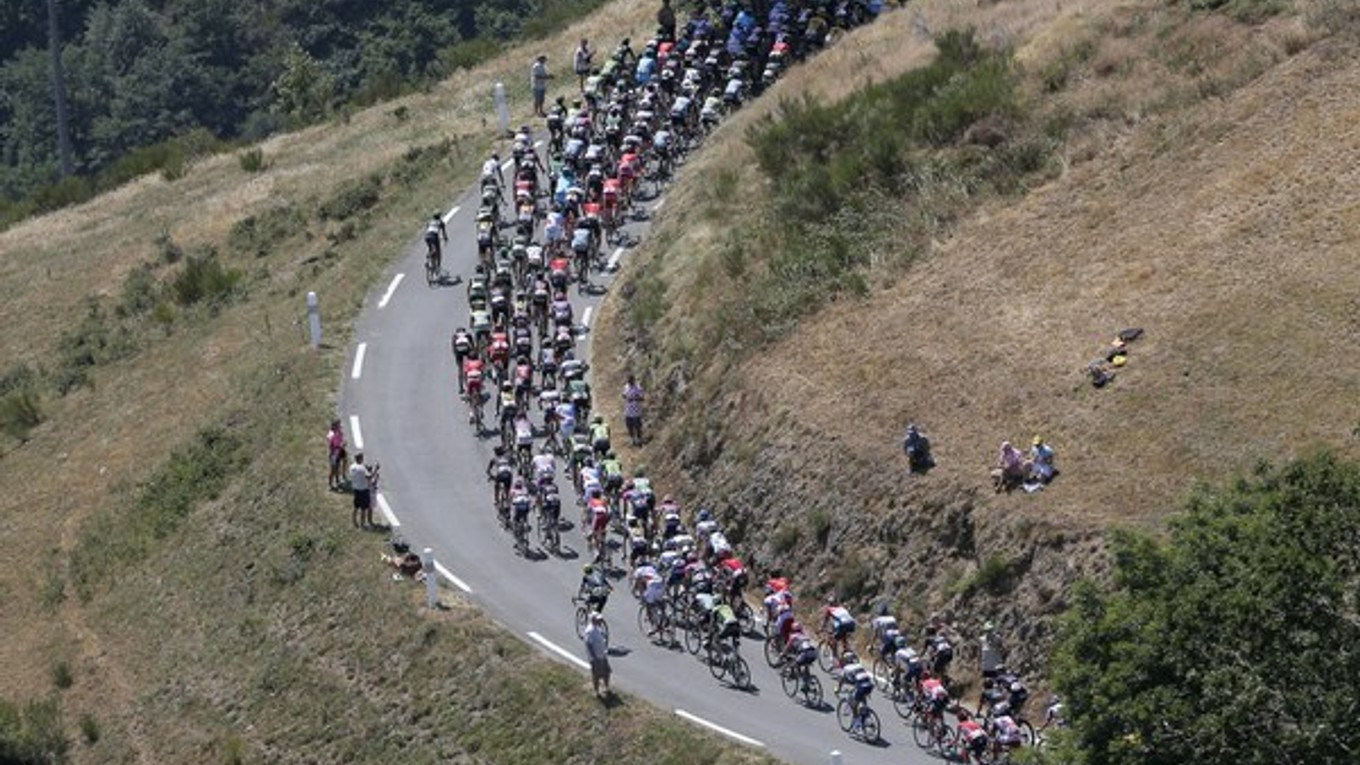 Vo štvrtok musia cyklisti zdolať štyri náročné stúpania.