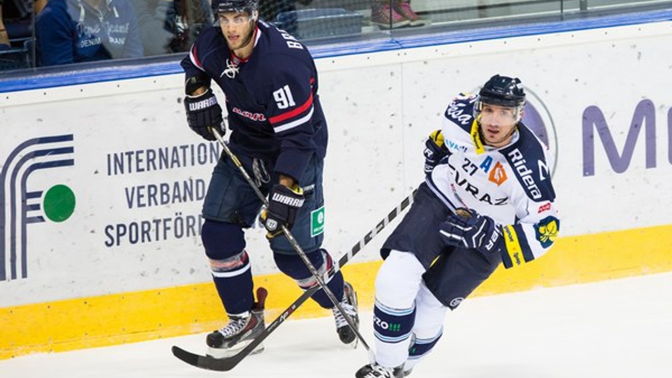 Bývalý hráč Slovana Ján Brejčák (vľavo) dal dokonca pre nevyplatené mzdy podnet na arbitráž.