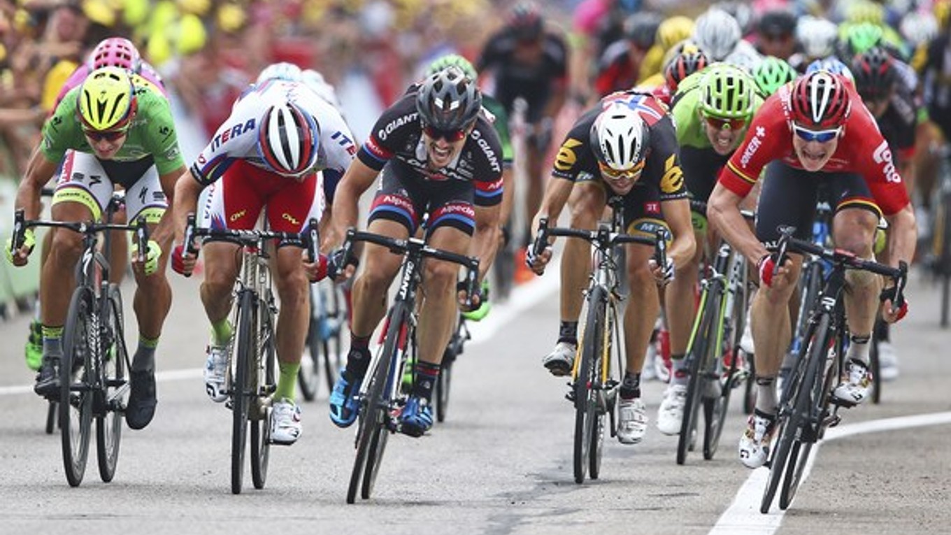 André Greipel (vpravo) vyhral už tretiu etapu na tohtoročnej Tour de France.
