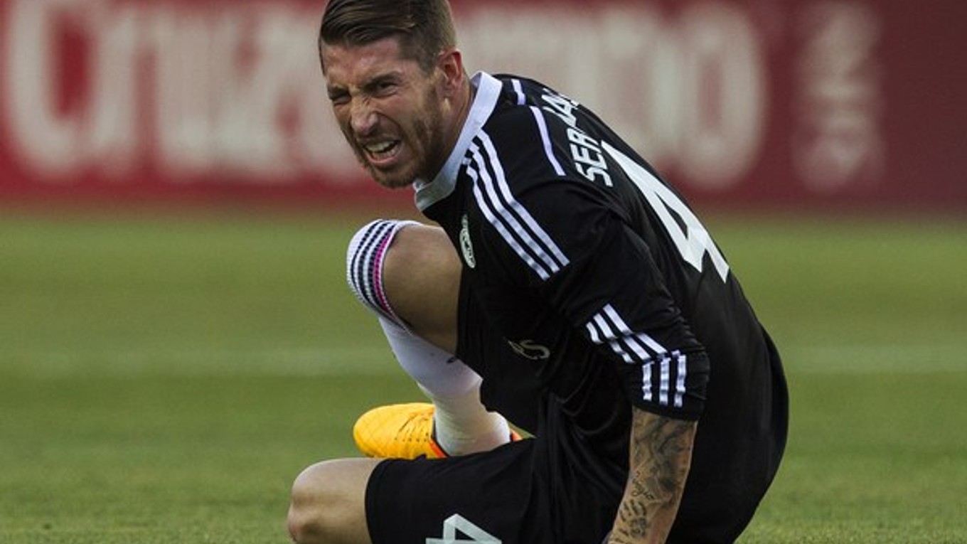 Sergio Ramos pre svoje obetavé obranné zákroky musel neraz bojovať aj s bolesťou.
