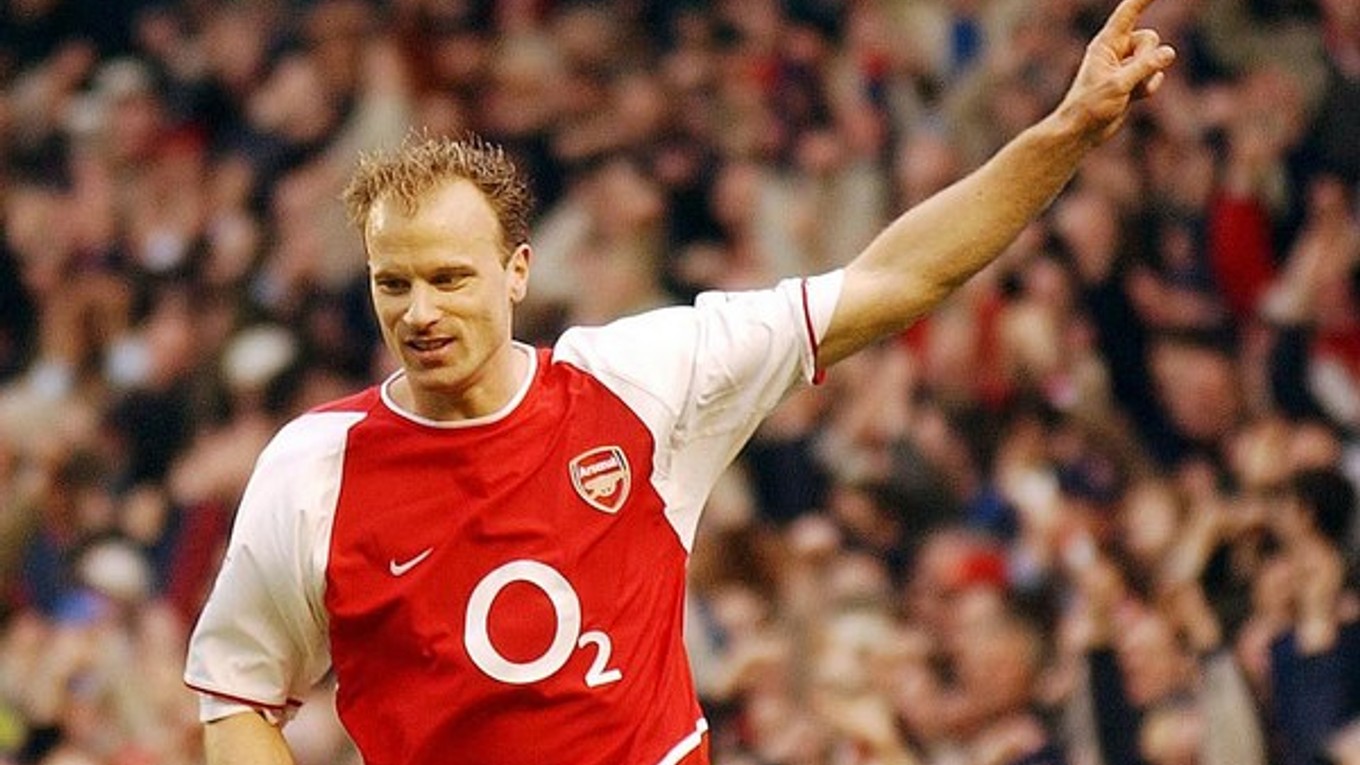 Do Česka príde aj legenda Arsenalu Londýn Dennis Bergkamp.