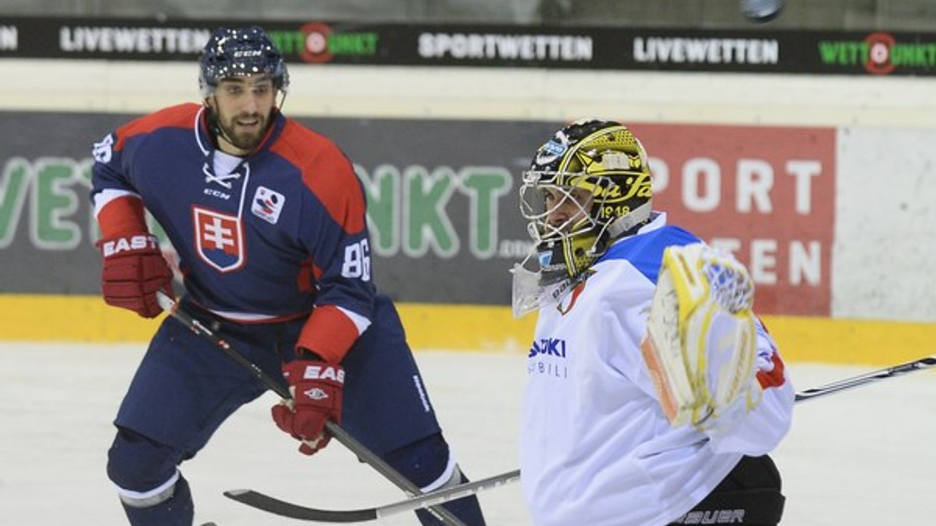 Roman Rác si už obliekol aj reprezentačný dres. Nastúpil v zápase turnaja Euro Hockey Challenge vo Viedni proti Taliansku.