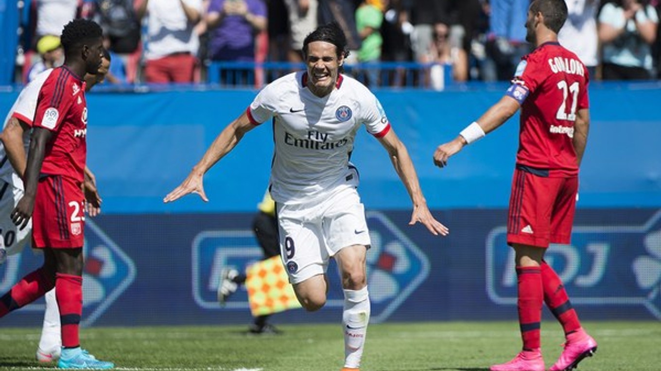 Druhý gól Parížanov vsietil Edinson Cavani.