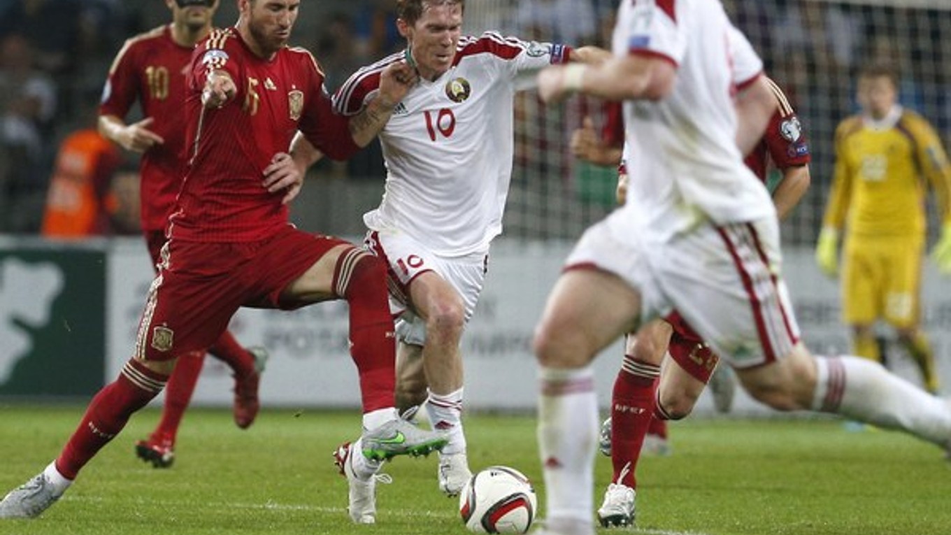 Hleb (č. 10) je určite najslávnejším bieloruským futbalistom v ére samostatnosti.