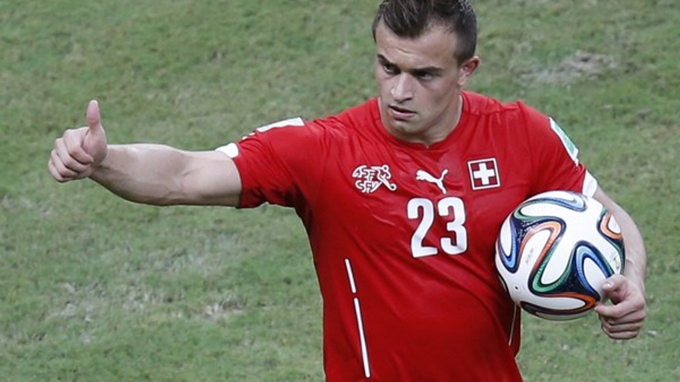 Xherdan Shaqiri pravidelne hrá aj za švajčiarsku reprezentáciu.