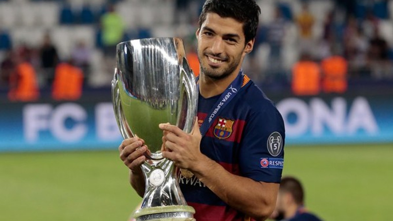 Do Barcelony som prišiel, aby som vyhrával trofeje, vraví Luis Suárez. Pred pár dňami dvíhal so spoluhráčmi nad hlavu aj Európsky superpohár.