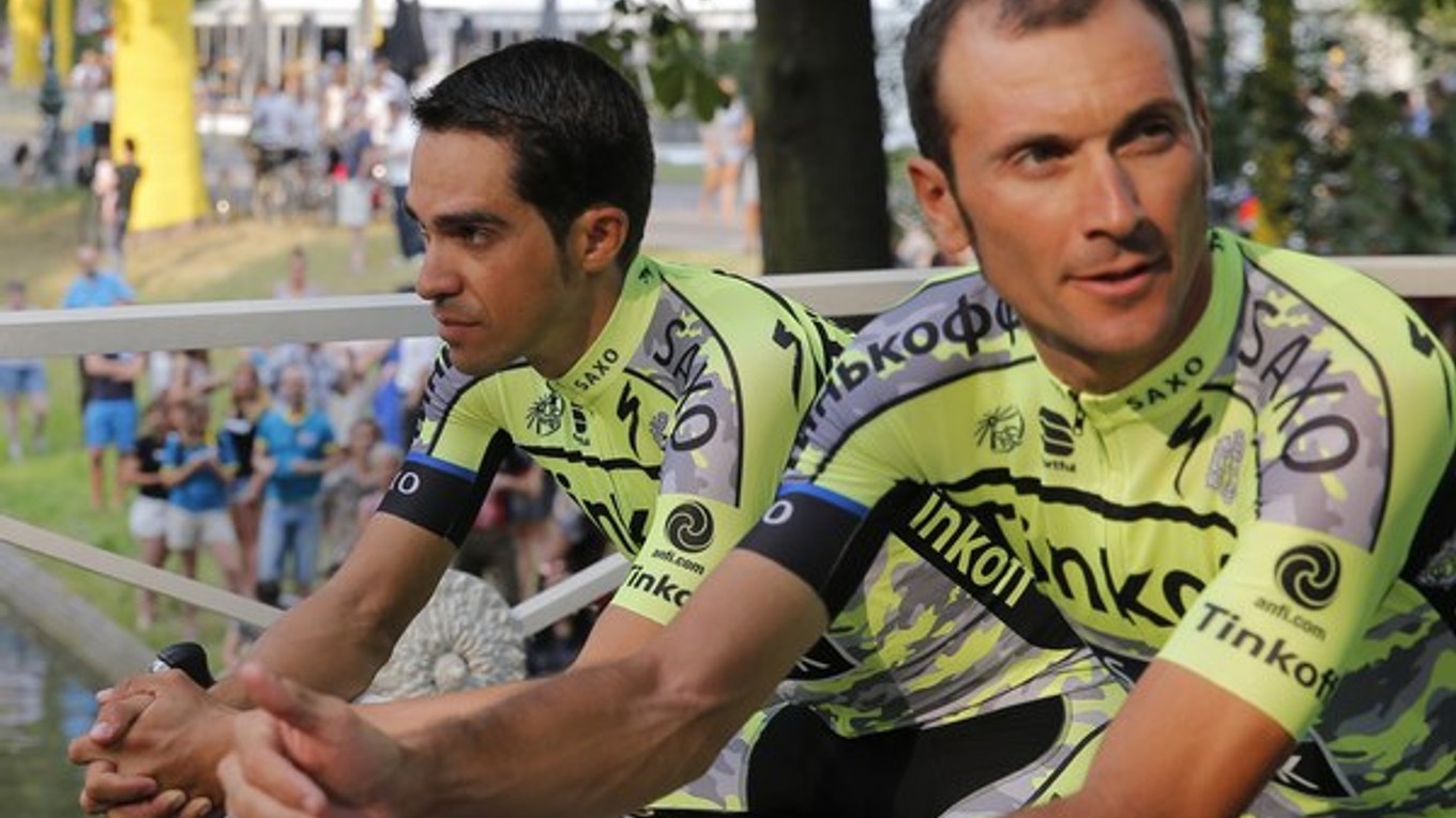 Ivan Basso (vpravo) s tímovým kolegom z Tinkoff-Saxo Albertom Contadorom.