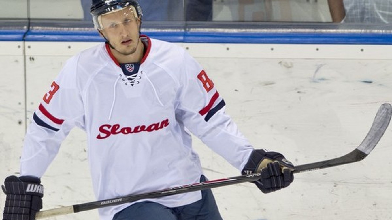 Radovan Puliš si prvýkrát obliekol dres Slovana Bratislava v domácom prípravnom zápase proti Komete Brno. Sezónu však v KHL zrejme nezačne.