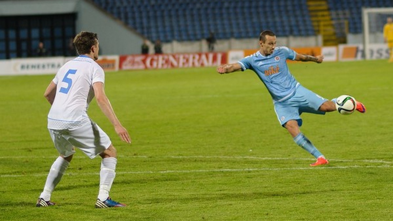 Adam Zreľák (vpravo) bude aj naďalej hájiť farby Slovana Bratislava.