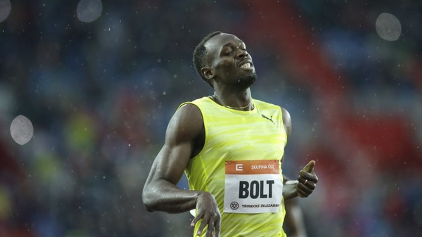 Usain Bolt sa po minuloročných zdravotných problémoch snaží dostať späť do formy.