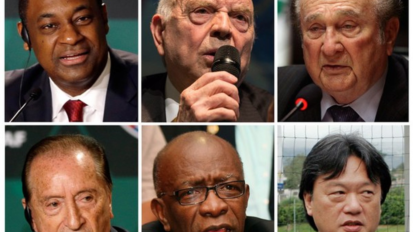 Na kombosnímke je šestica vysokých predstaviteľov FIFA, ktorí sú americkými úradmi obvinení z korupcie vo výške niekoľkých miliónov dolárov a ktorých zatkla polícia v stredu. Zľava v smere hodinových ručičiek: viceprezident FIFA a prezident federáci