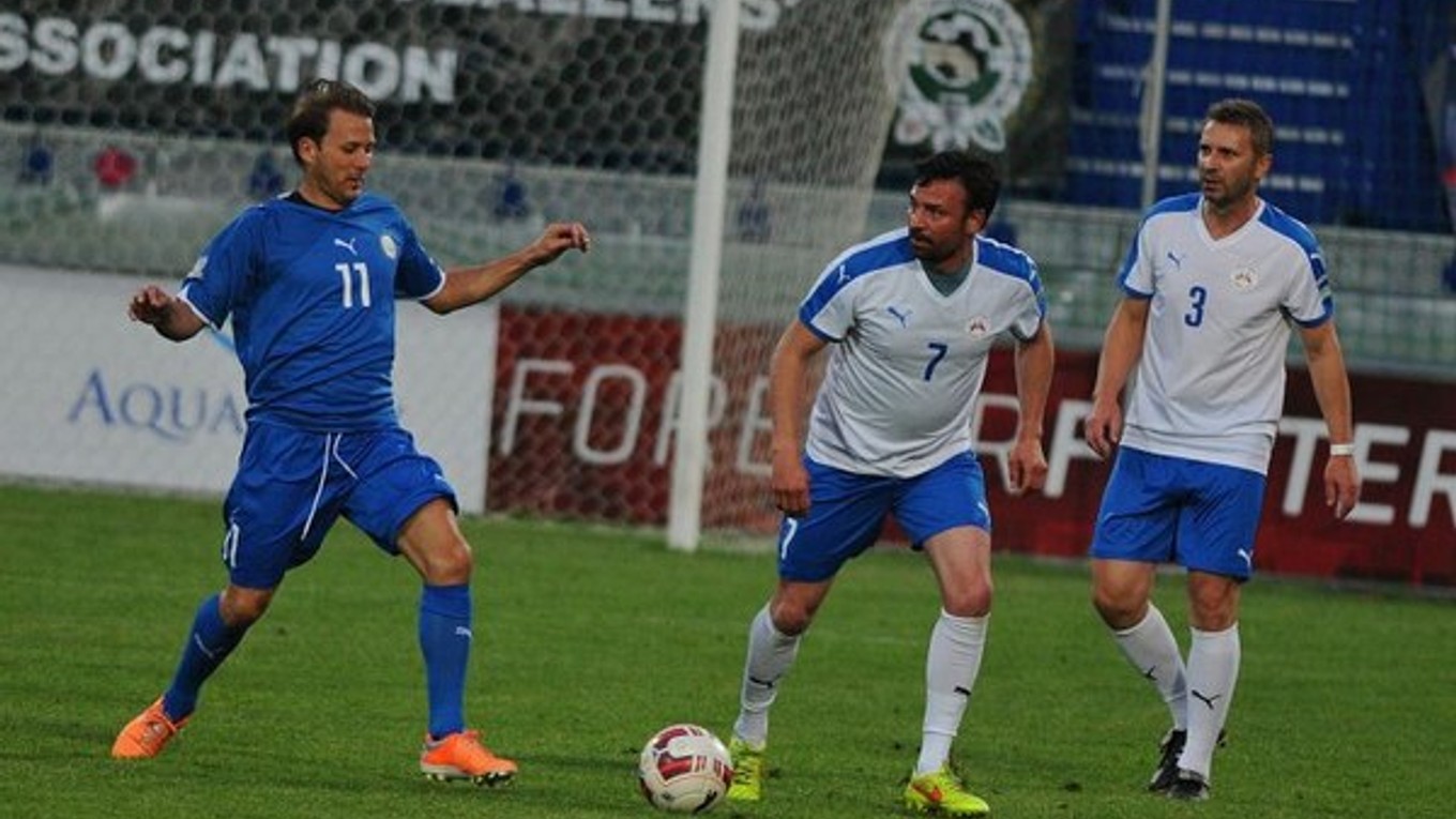 V zápase česko-slovenských a anglických legiend padli tri góly.