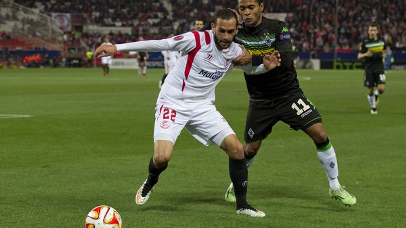 Aleix Vidal (v bielom) je noou barcelonskou posilou.