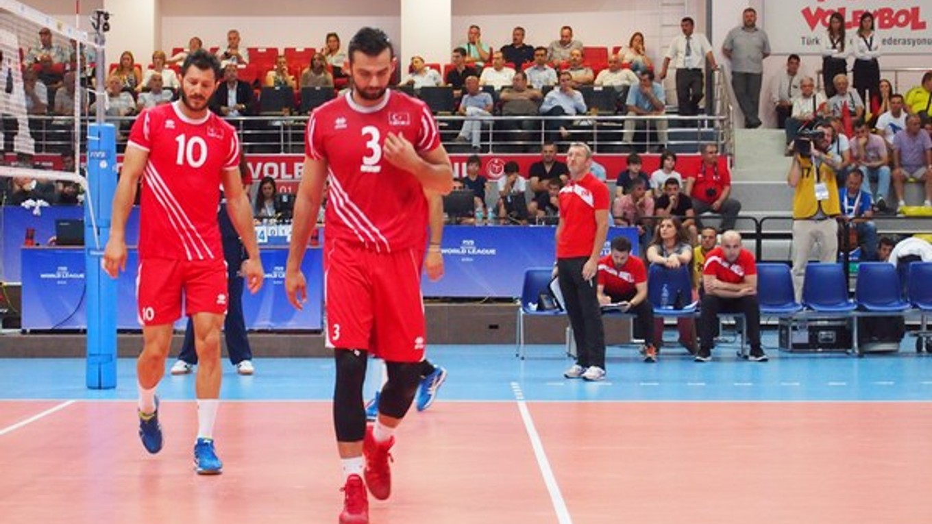 Tureckí volejbaloví reprezentanti si v piatich setoch poradili s húževnatým Portorikom.