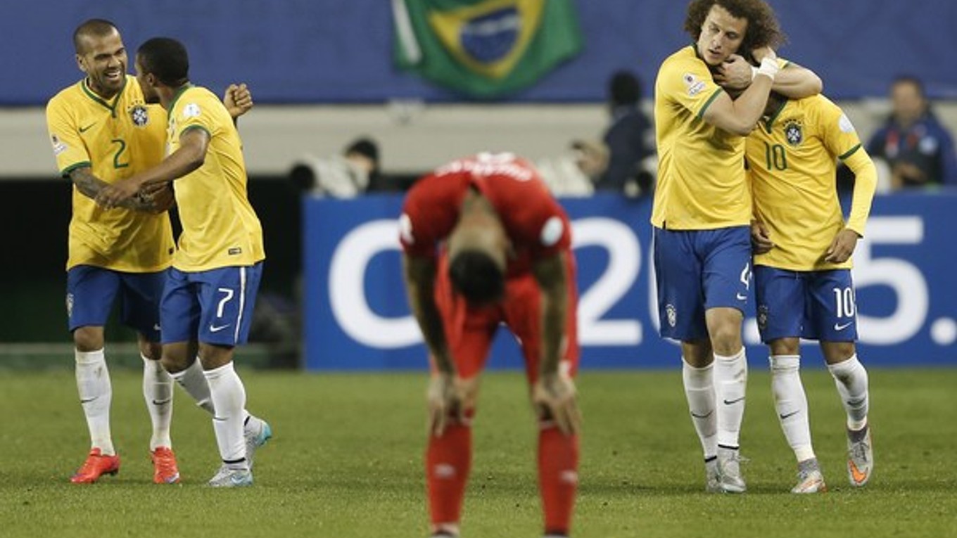 Brazílčania sa radujú z ťažko vydolovaných troch bodov, futbalisti Peru mali prekvapenie na dosah.