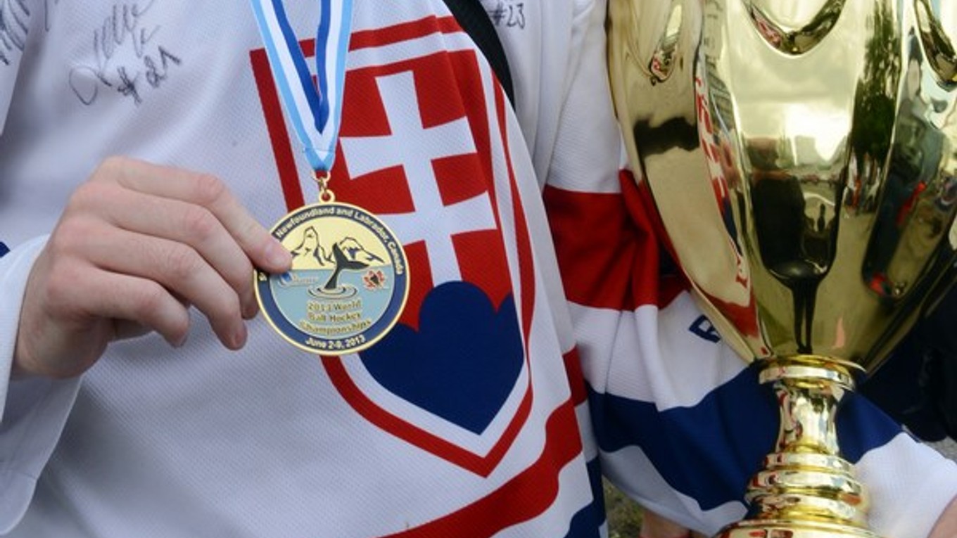 Pred dvoma rokmi sa slovenskí hokejbalisti vrátili so zlatými medailami.