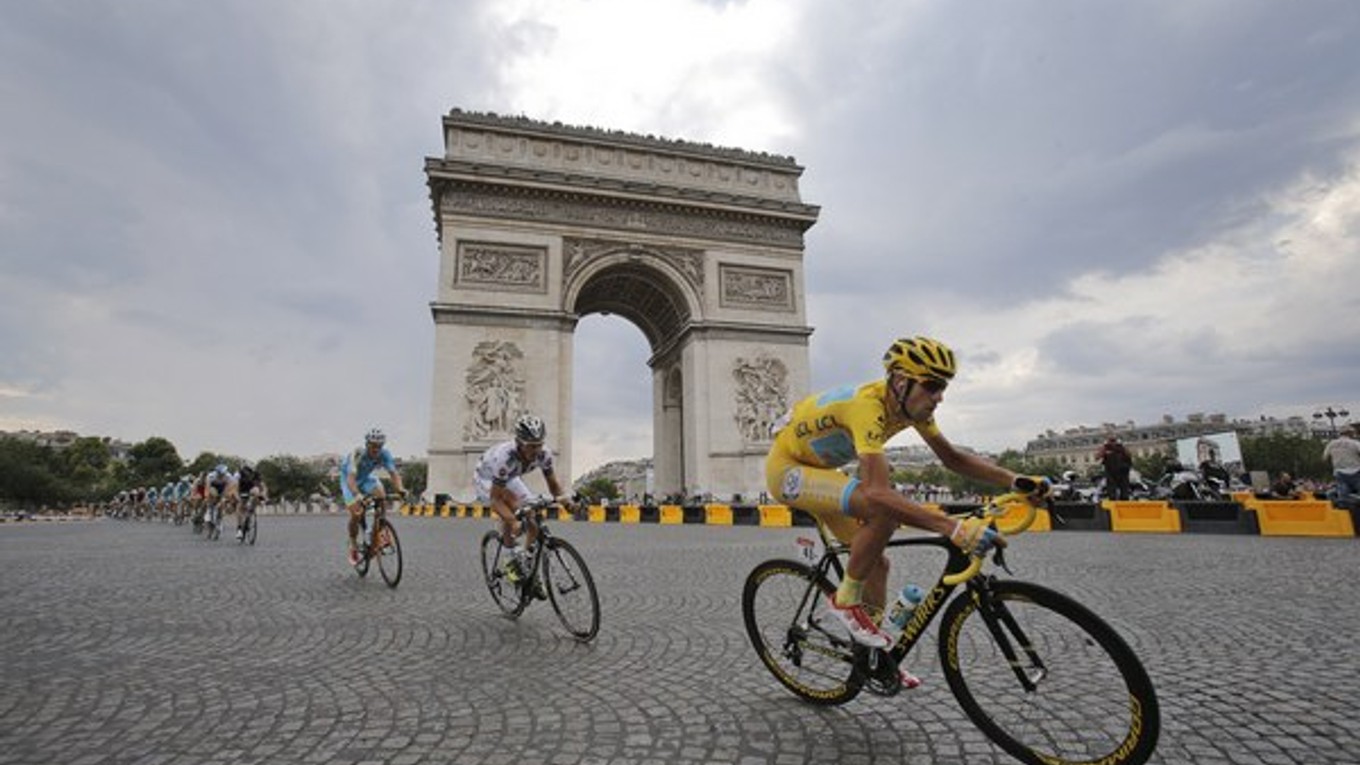 Organizátori najslávnejších cyklistických pretekov na svete majú výhrady voči UCI.