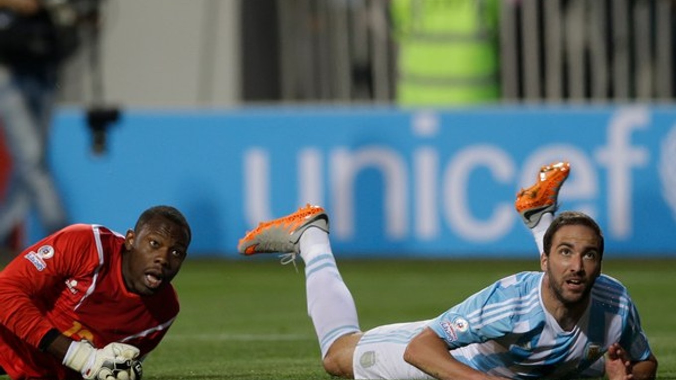 Higuaín aktuálne zamestnáva brankárov súpera na juhoamerickom šampionáte Copa América v drese Argentíny.