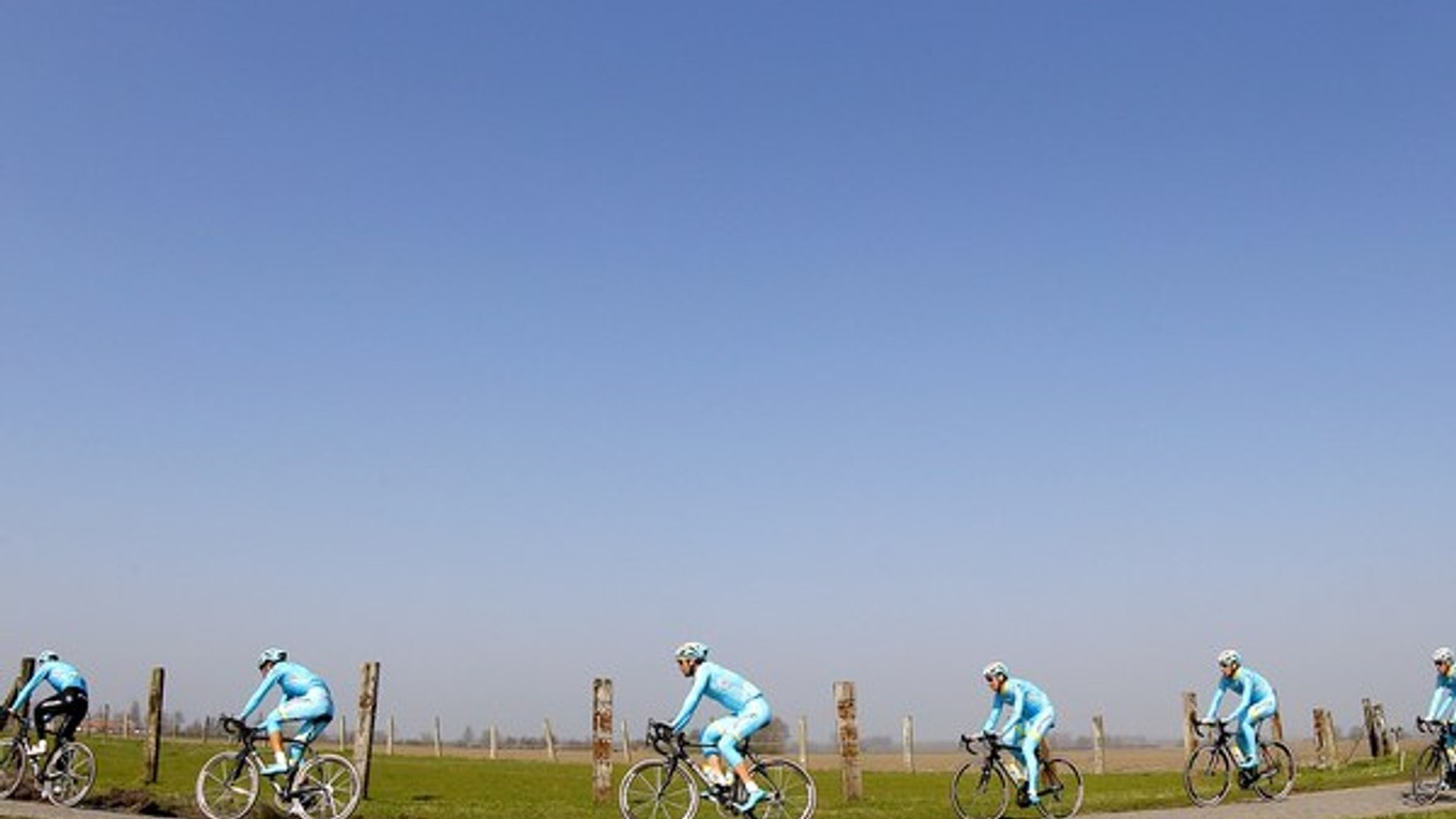 Cyklisti tímu Astana budú podporovať Vincenza Nibaliho.