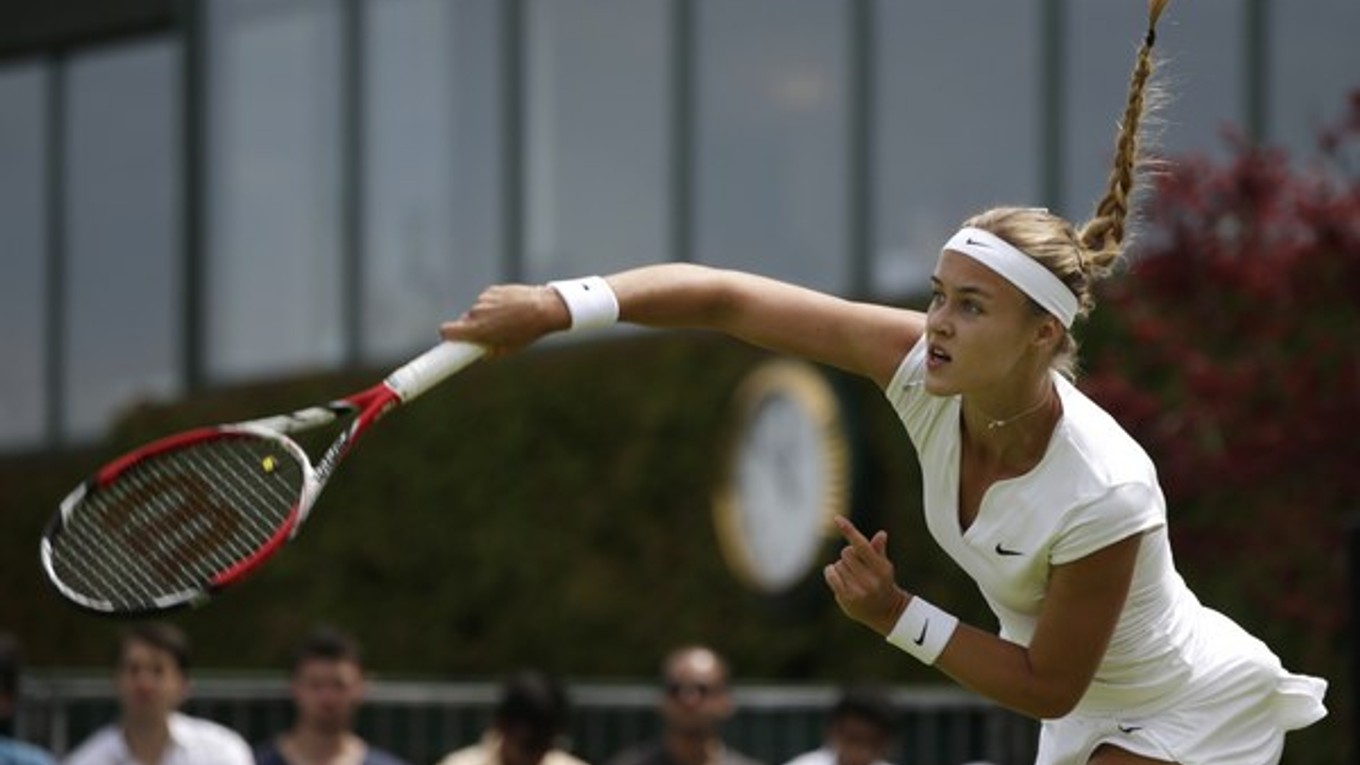 Karolína Schmiedlová sa vo Wimbledone predstavila už vo dvojhre. Rovnako ako Dominika Cibulková vypadla v prvom kole.