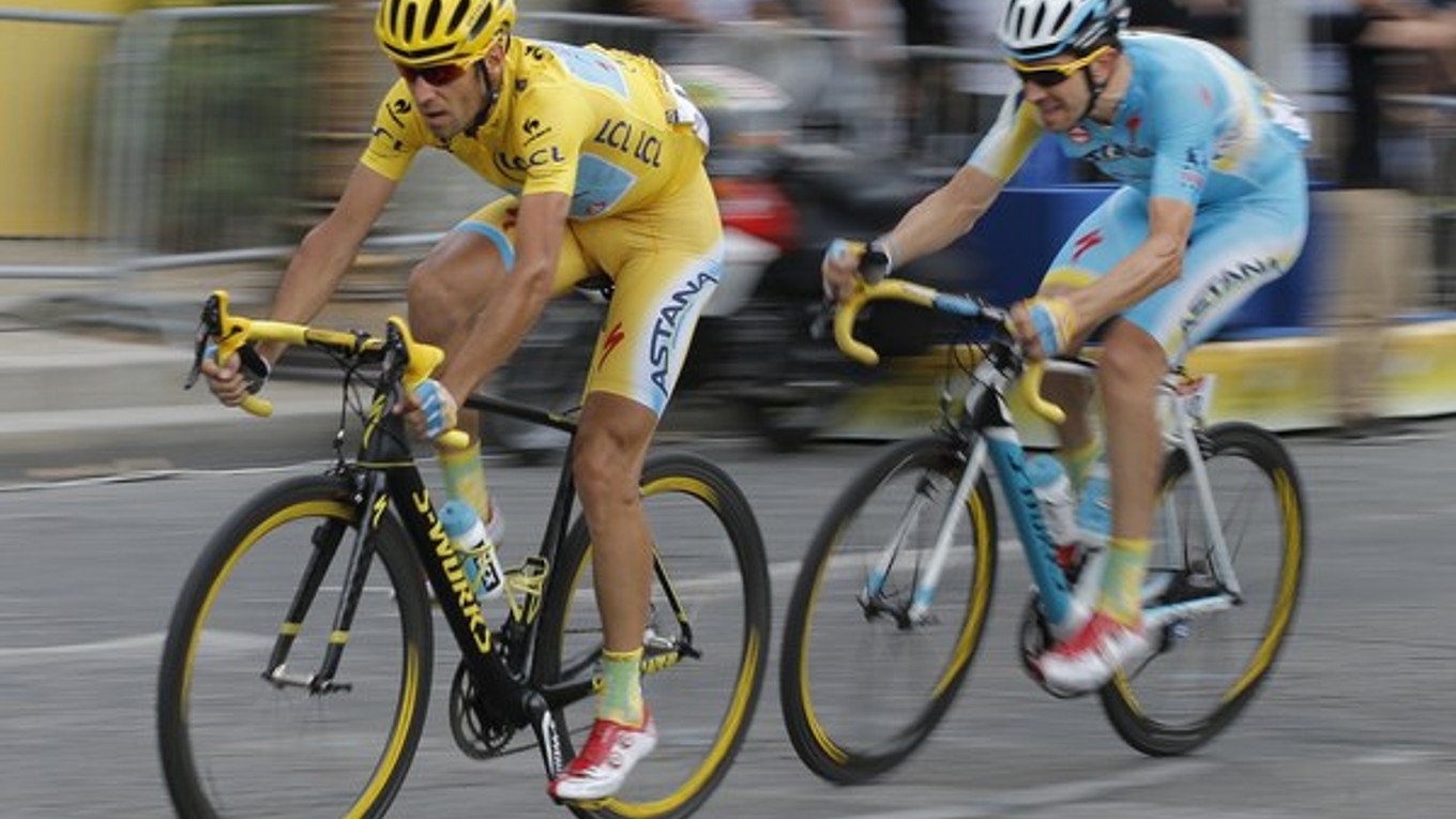 Líder celkového poradia na Tour de France jazdí tradične v žltom drese. Len málokto ale vie, prečo má práve takúto farbu.