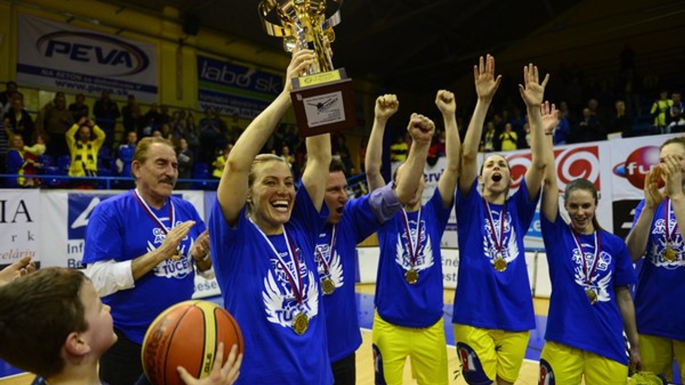 Basketbalistky Good Angels Košice získali tento rok rekordný dvanásty slovenský titul.