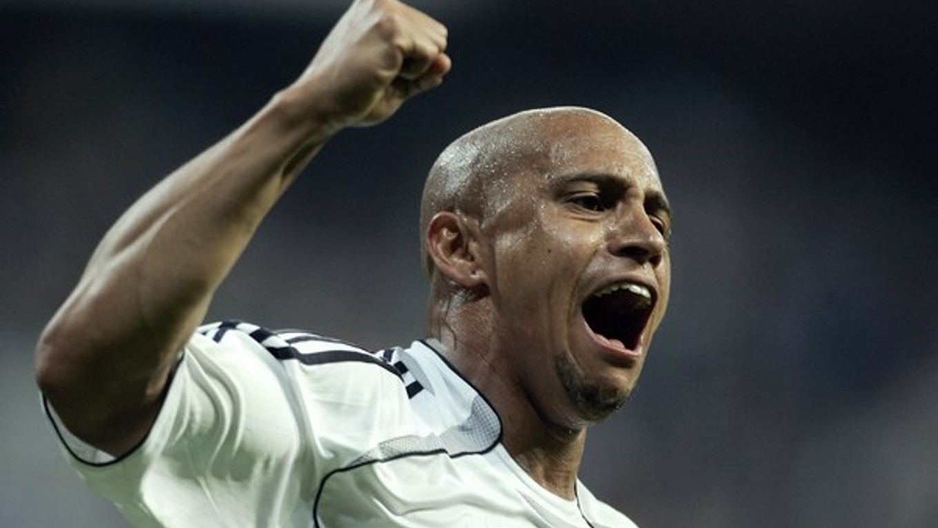Najdlhšiu a najúspešnejšiu časť svojej hráčskej kariéry strávil Roberto Carlos v drese Realu Madrid.