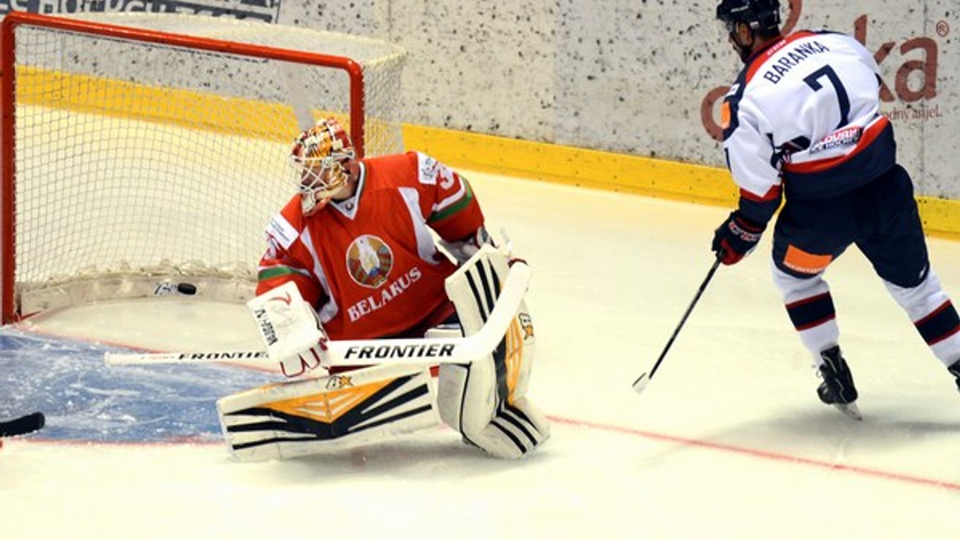 Prvý gól v bieloruskej sieti skončil po tom, ako si ho po strele Ivana Baranku zrazil jeden z hráčov hostí.