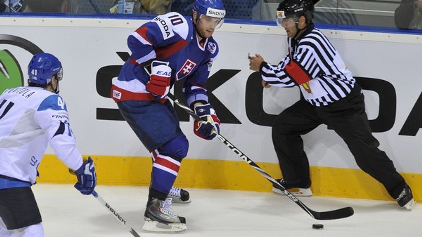 Marián Gáborík (s číslom 10) reprezentoval Slovensko aj na ZOH 2010 vo Vancouveri.