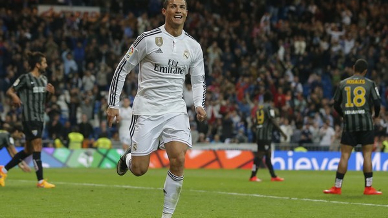 Cristiano Ronaldo sa teší z gólu proti Malage.