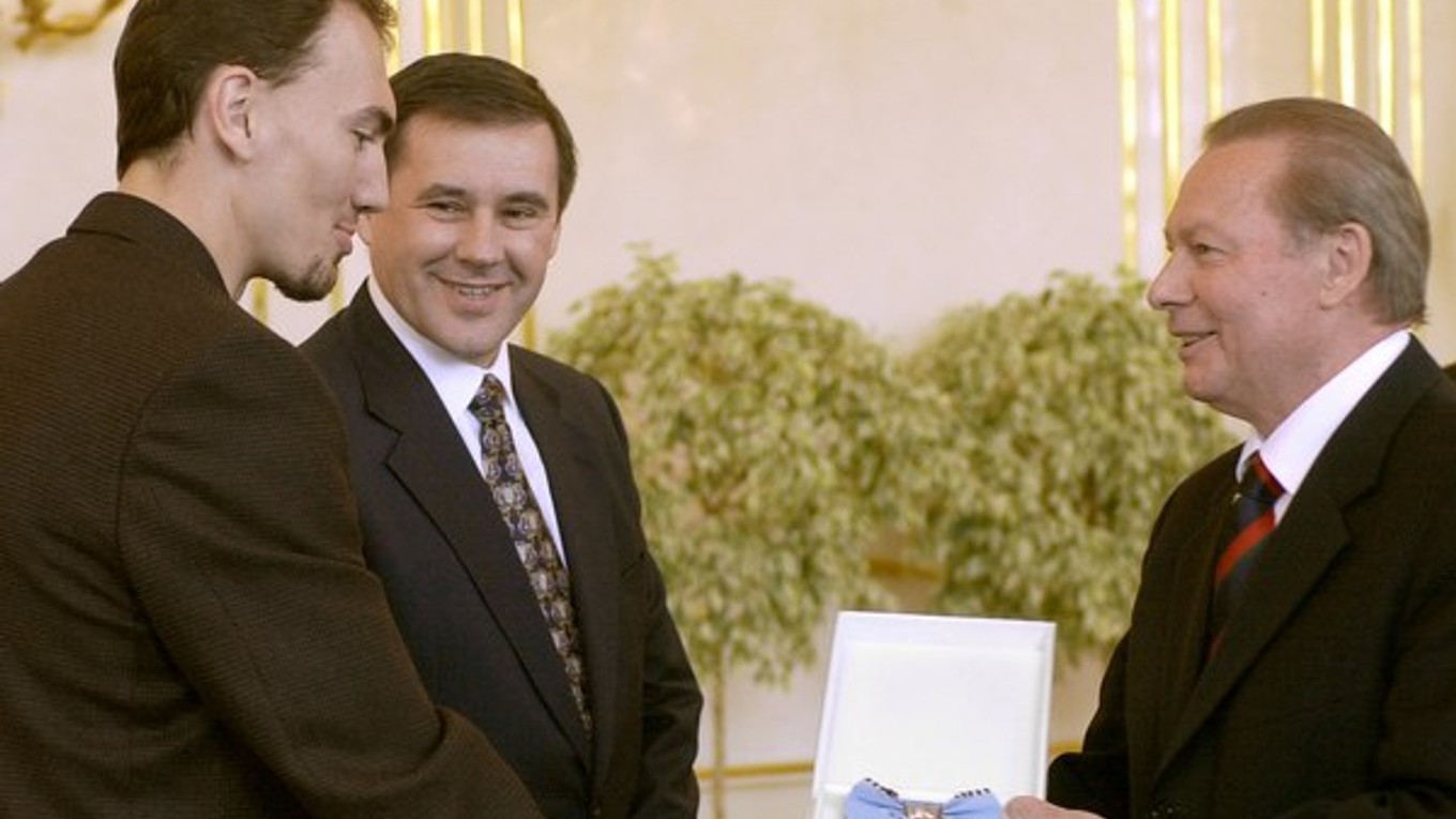 Juraj Široký bol prezidentom SZĽH aj v roku 2003, keď naši reprezentanti vybojovali vo Fínsku bronzové medaily.