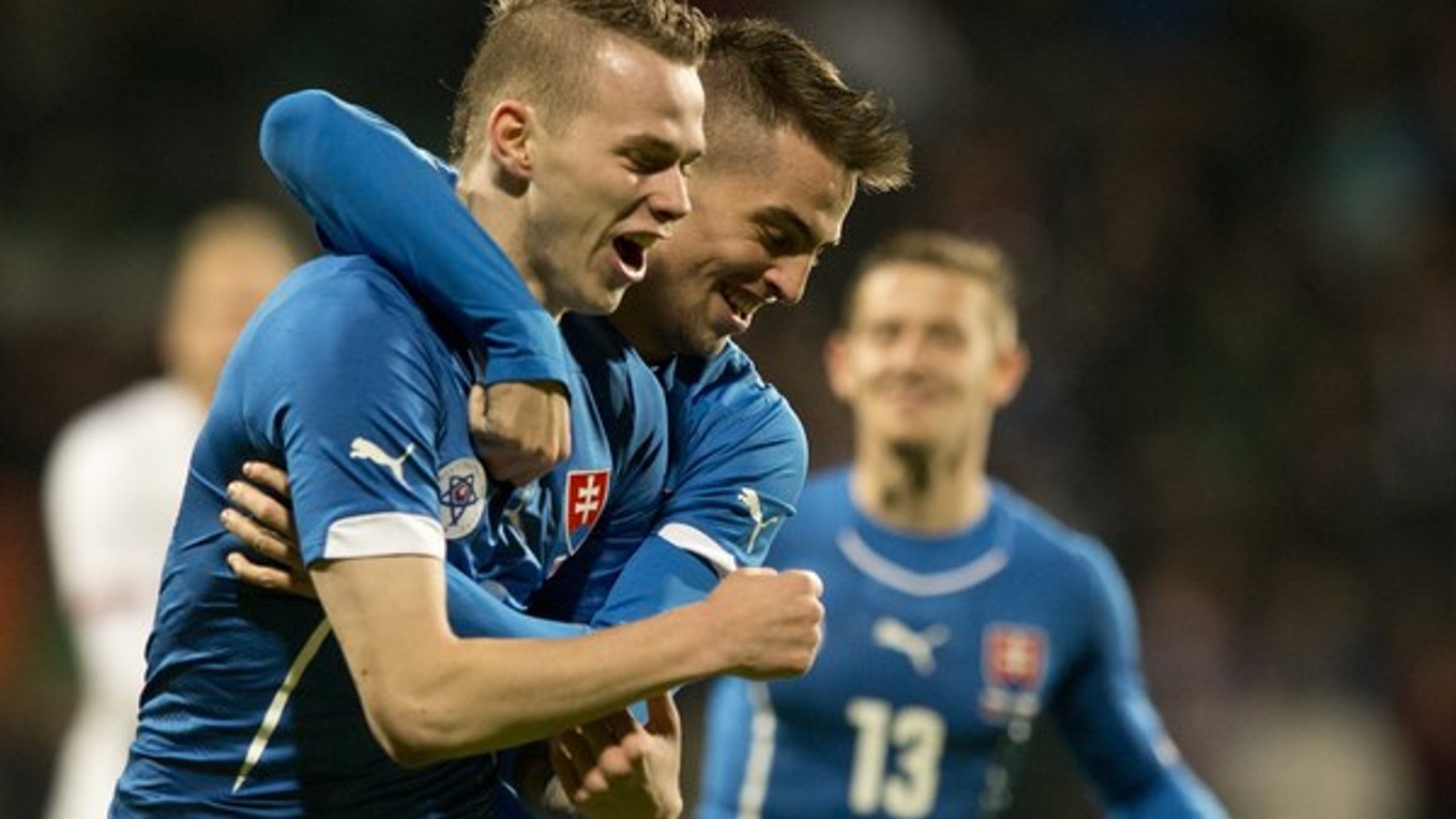 Ondrej Duda (vľavo) dostáva príležitosť už aj v seniorskej reprezentácii.