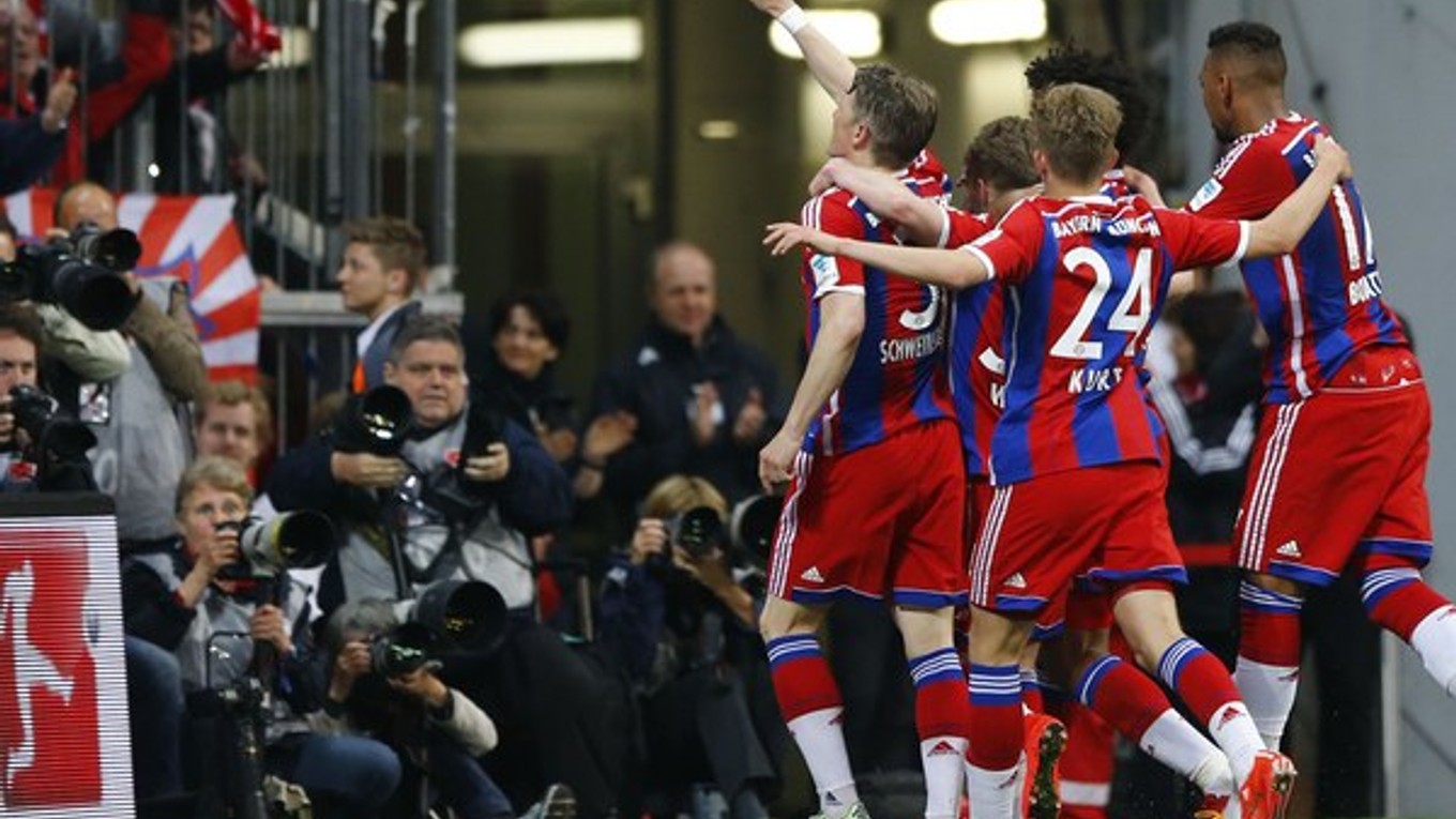 Futbalisti Bayernu víťazia napriek množstvu zranených hráčov a nabitému programu.