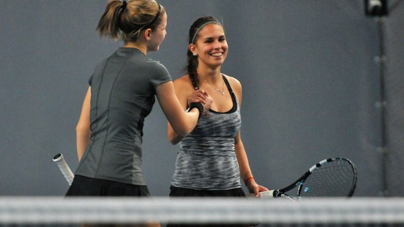 Chantal Škamlová (vpravo) hráva na turnajoch pravidelne aj štvorhry.