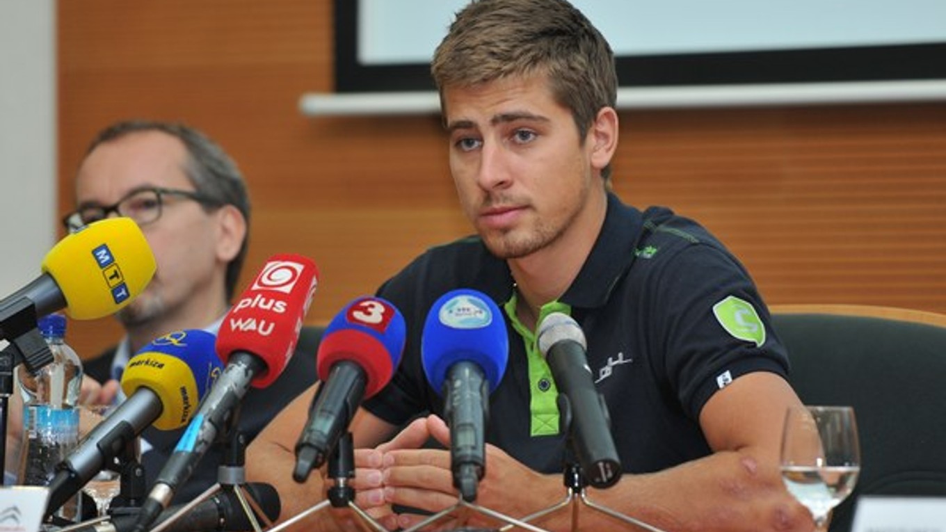 Peter Sagan je nielen výborný cyklista, ale aj šoumen. Niekedy sa však na verejnosti dokáže postarať o veľký rozruch.