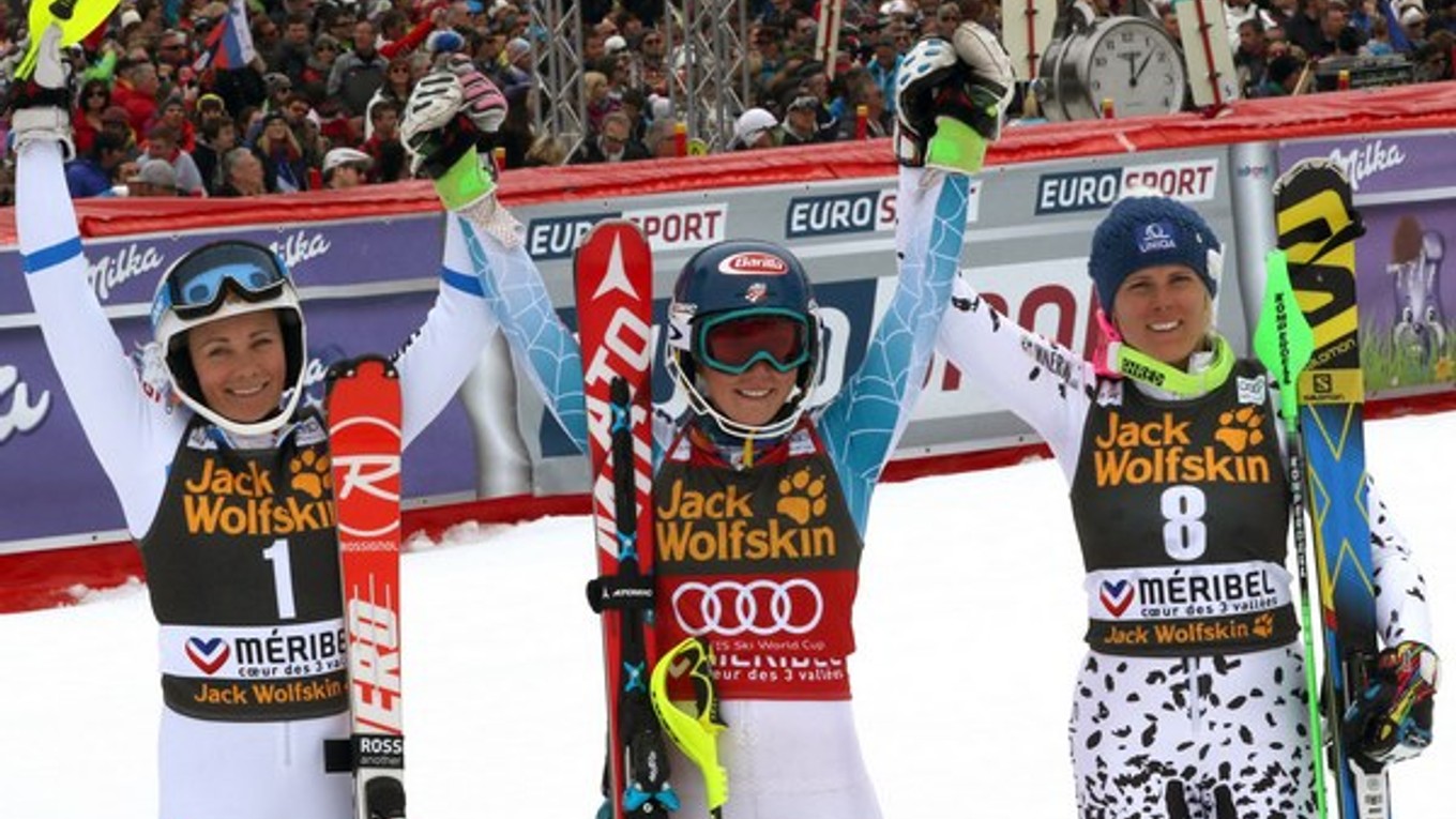 Najlepšie slalomárky vo finálových pretekoch Svetového pohára - Veronika Velez Zuzulová (vpravo), Mikaela Shiffrinová (uprostred) a Frida Hansdotterová.