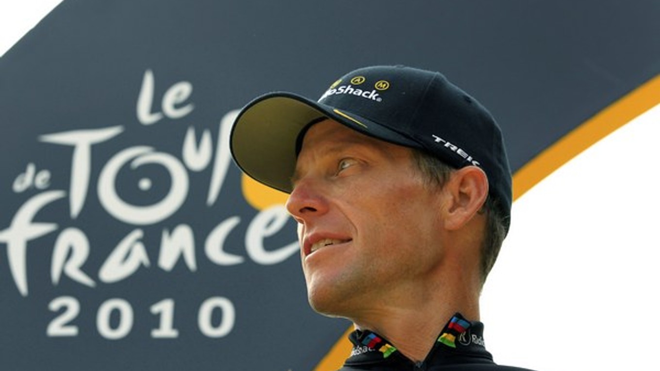 Lance Armstrong prišiel kvôli dopingu o sedem titulov z Tour de France.