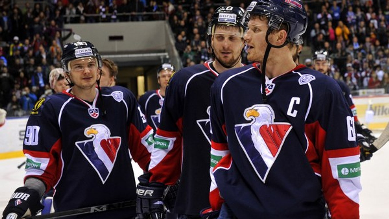 Hokejisti Slovanu Bratislava budú mať čoskoro jasno v tom, či budú alebo nebudú v budúcej sezóne pokračovať v KHL.