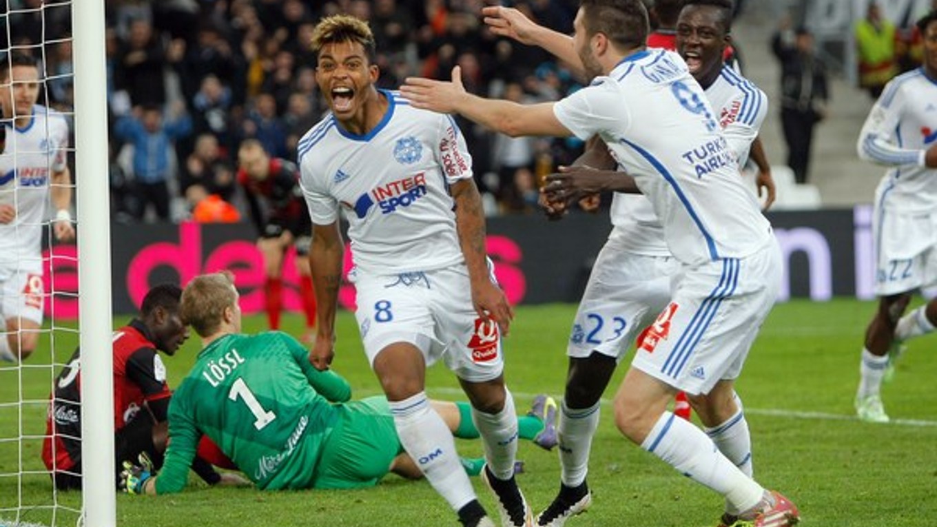 Olympique Marseille môže doma potrápiť aj favorizovaných Parížanov.