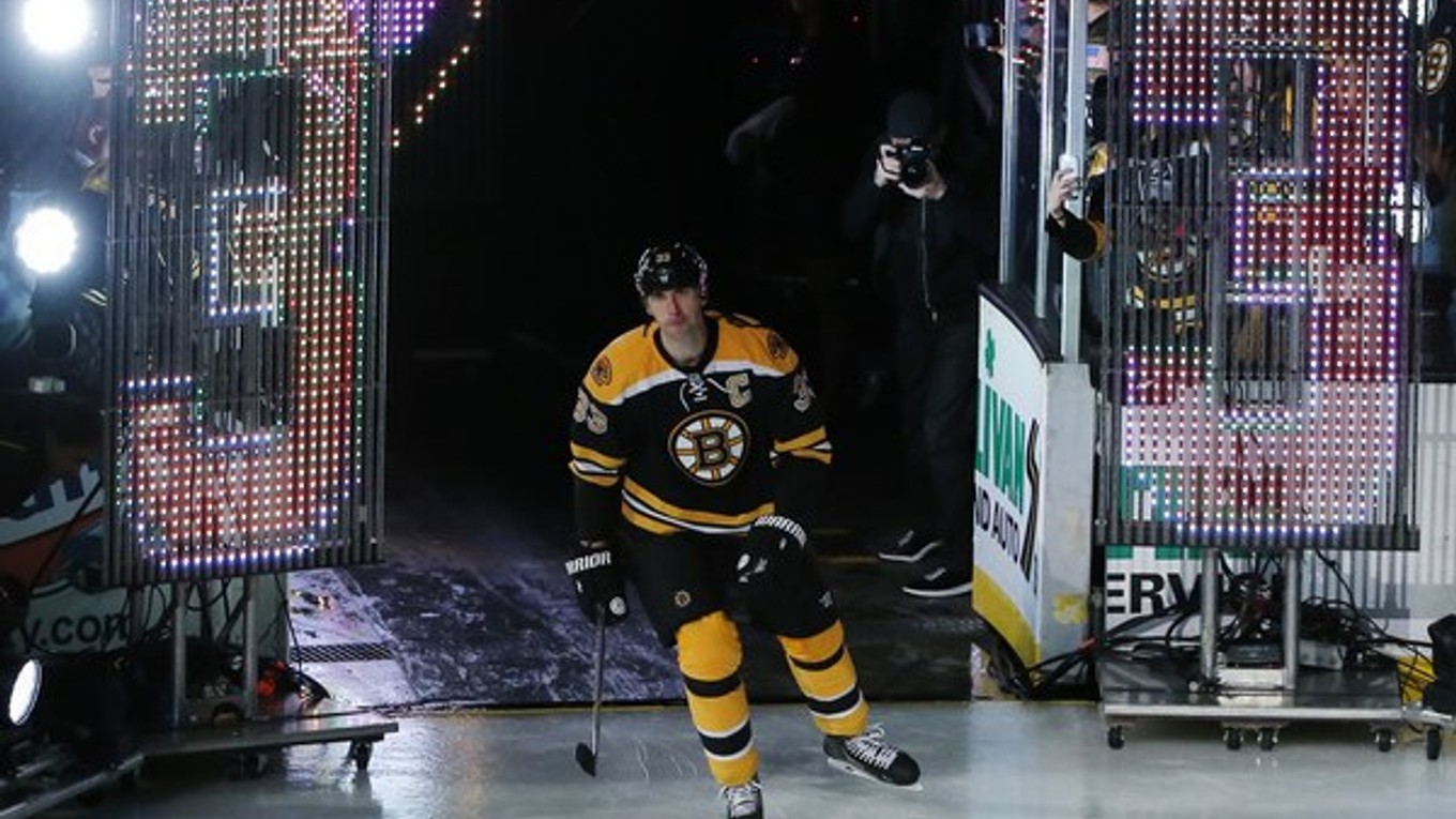 Svojho kapitána potrebujú Bruins počas kľúčovej fázy základnej časti NHL na ľade.