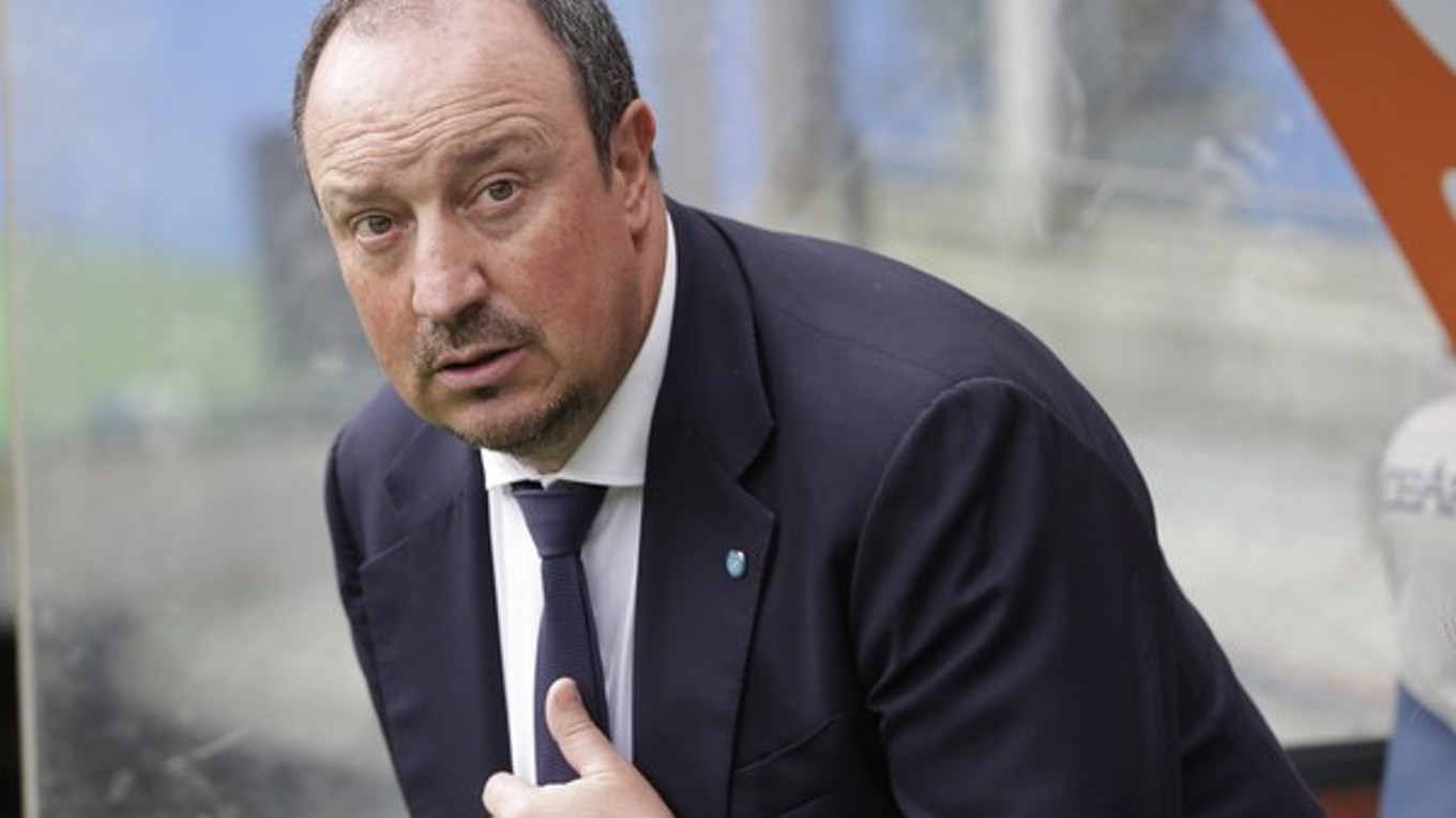 Španielsky stratég zatiaľ ostáva na lavičke neapolského celku.